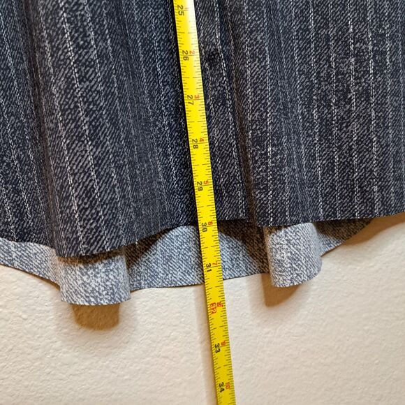 NEW Lysse Women Button Up Long Sleeve Shirt Fluid Like Fabric Size S Relaxed Fit - Picture 2 of 9